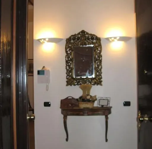Vivilo Collection - Opera Theater Apartment